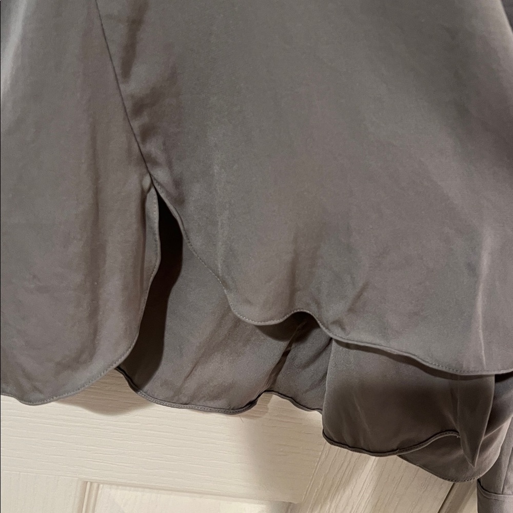 Theory Grey Gorgeous Silk Classic Fitted Collared Long Sleeve Blouse - S/M - Picture 14 of 16
